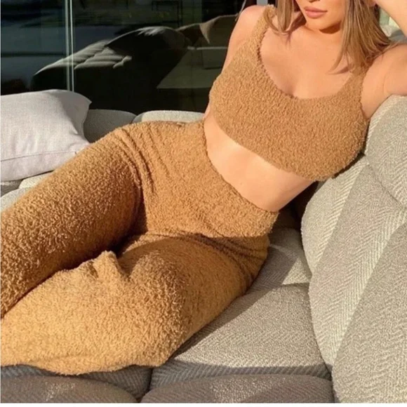 SKIMS Teddy Lounge Set - Picture 3 of 10